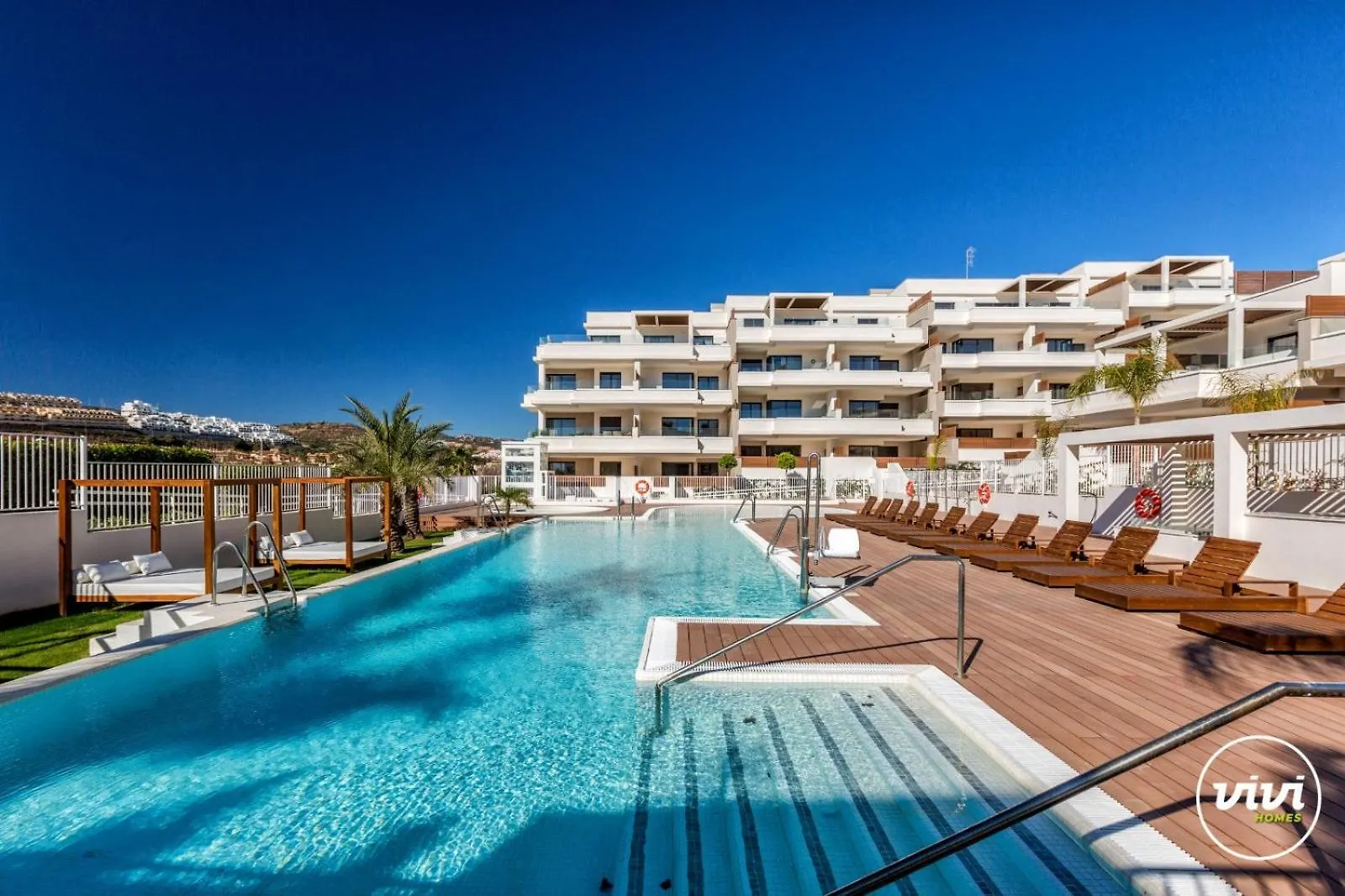 Vivi Homes - Lotus Pool, Garden, Gym & Beach La Cala De Mijas Apartment