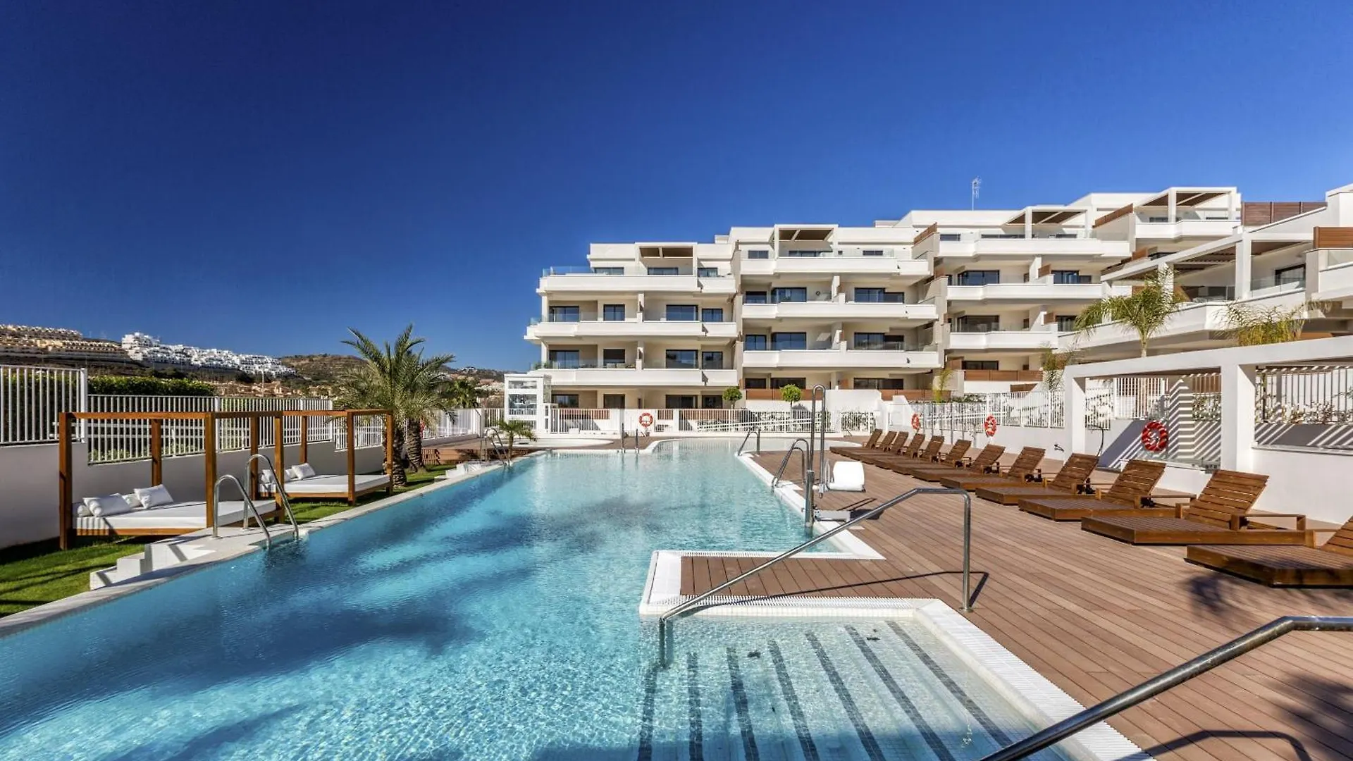 Vivi Homes - Lotus Pool, Garden, Gym & Beach La Cala De Mijas